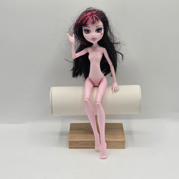 OG Monster High Draculaura Day at the Maul Killer Style 2008 Mattel - Picture 7 of 7